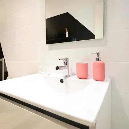 Casaviva - Modern Trilo In Carmine Apartment Genoa