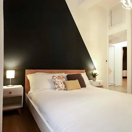 Casaviva - Modern Trilo In Carmine Apartmán