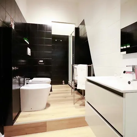 Casaviva - Modern Trilo In Carmine Apartment