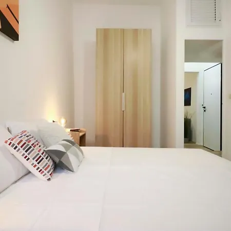 Casaviva - Modern Trilo In Carmine